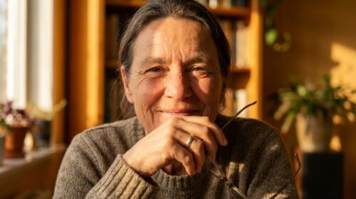 nenechte se manipulovat: objevte 8 gest, která považujete za laskavost, ale ve skutečnosti mohou skrývat opak. naučte se je rozpoznat a chránit své hranice.